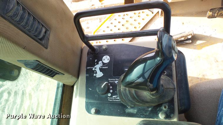 image for item DC5692 1999 John Deere 850C Series II dozer