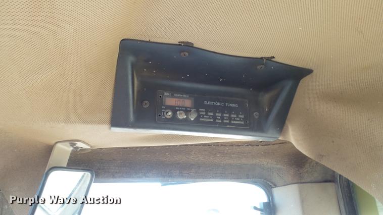 image for item DC5692 1999 John Deere 850C Series II dozer