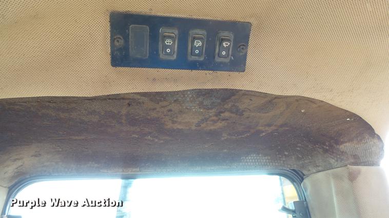 image for item DC5692 1999 John Deere 850C Series II dozer