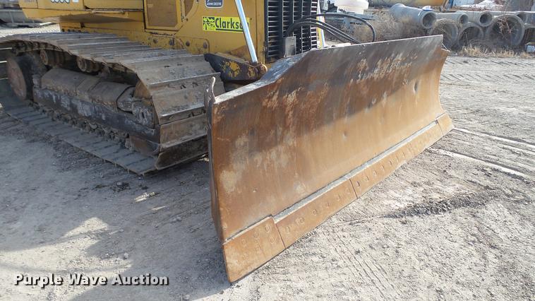 image for item DC5692 1999 John Deere 850C Series II dozer