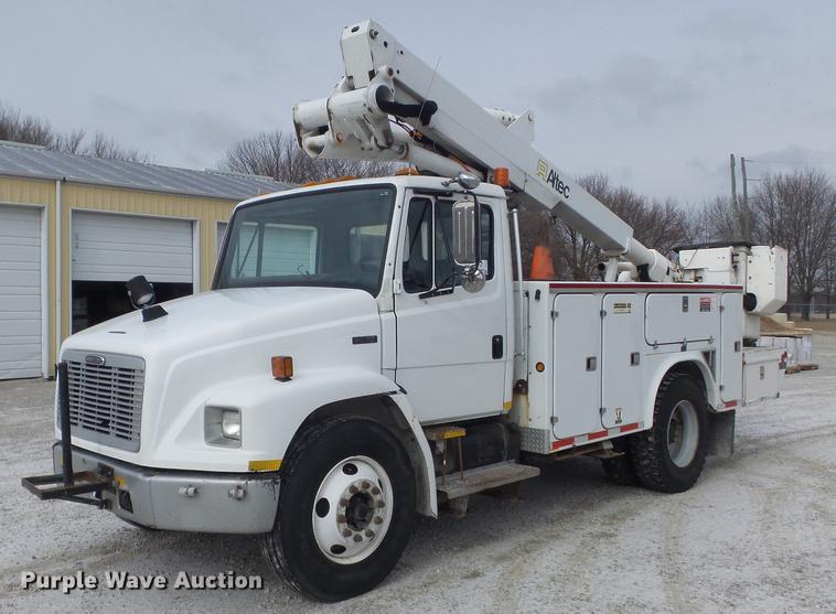 image for item DC7415 2000 Freightliner FL70 bucket truck