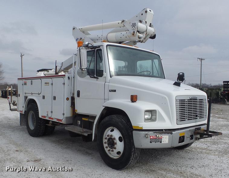 image for item DC7415 2000 Freightliner FL70 bucket truck