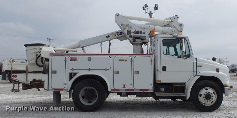 image for item DC7415 2000 Freightliner FL70 bucket truck