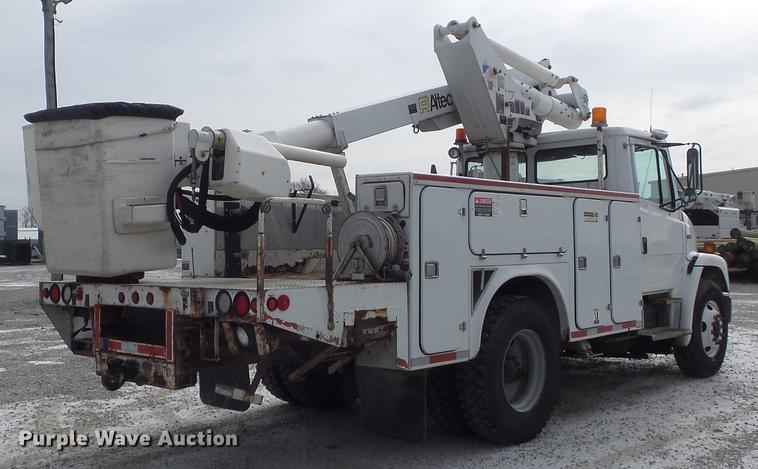 image for item DC7415 2000 Freightliner FL70 bucket truck