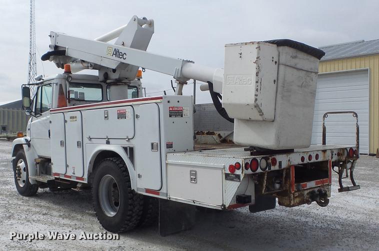image for item DC7415 2000 Freightliner FL70 bucket truck