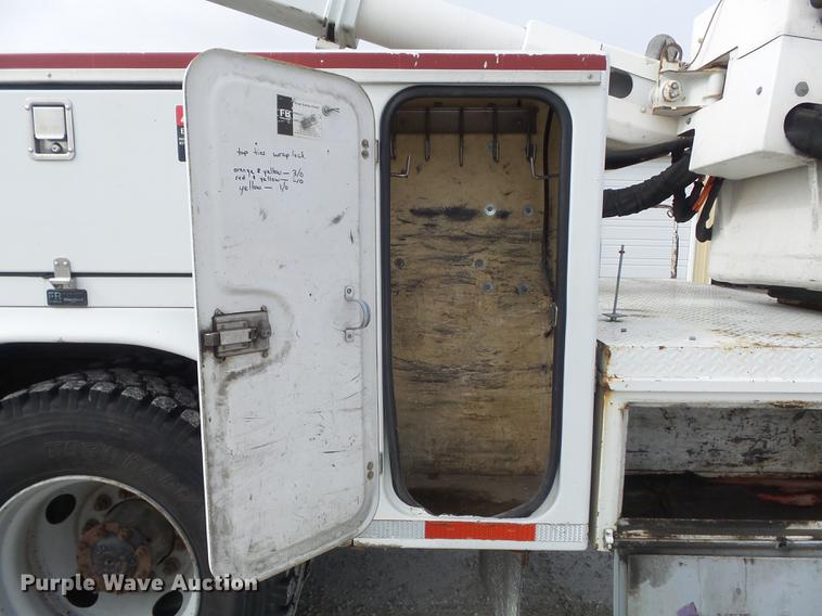 image for item DC7415 2000 Freightliner FL70 bucket truck