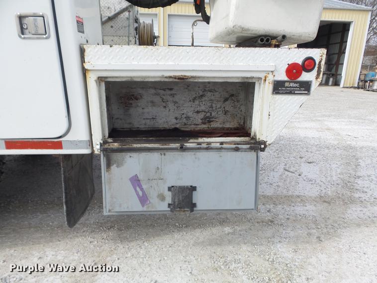 image for item DC7415 2000 Freightliner FL70 bucket truck