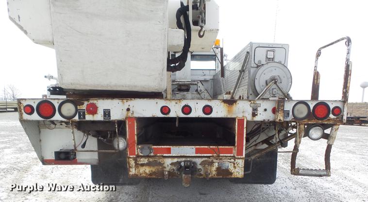 image for item DC7415 2000 Freightliner FL70 bucket truck
