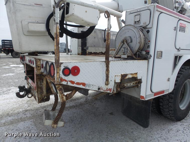 image for item DC7415 2000 Freightliner FL70 bucket truck