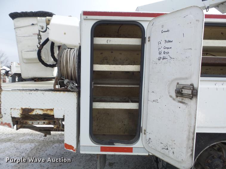 image for item DC7415 2000 Freightliner FL70 bucket truck