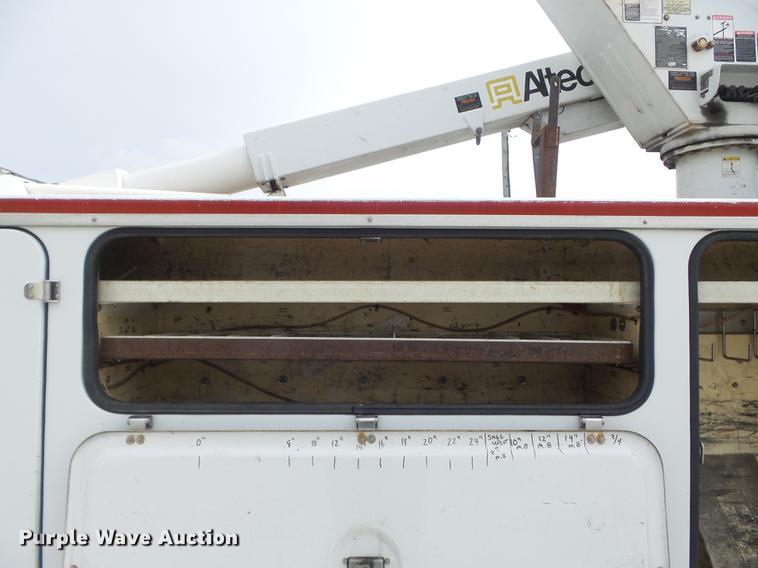 image for item DC7415 2000 Freightliner FL70 bucket truck