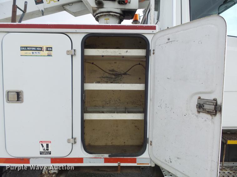 image for item DC7415 2000 Freightliner FL70 bucket truck