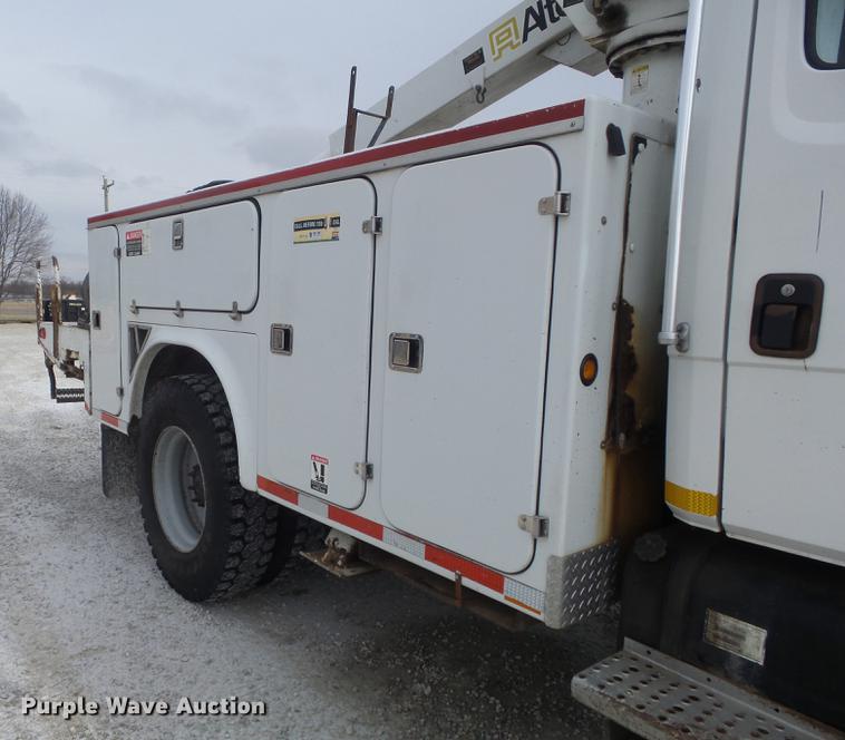 image for item DC7415 2000 Freightliner FL70 bucket truck