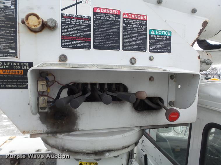 image for item DC7415 2000 Freightliner FL70 bucket truck