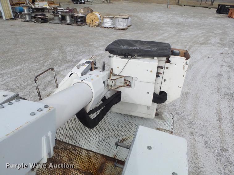 image for item DC7415 2000 Freightliner FL70 bucket truck