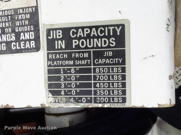 image for item DC7415 2000 Freightliner FL70 bucket truck