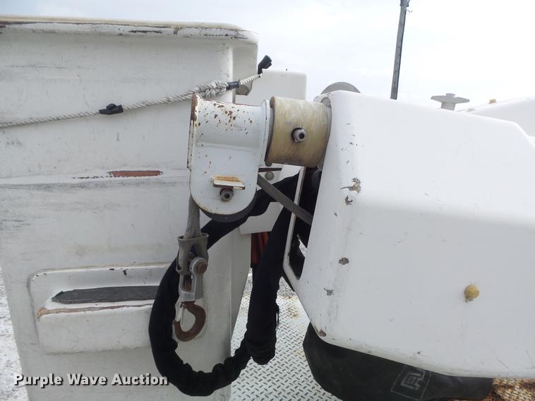 image for item DC7415 2000 Freightliner FL70 bucket truck