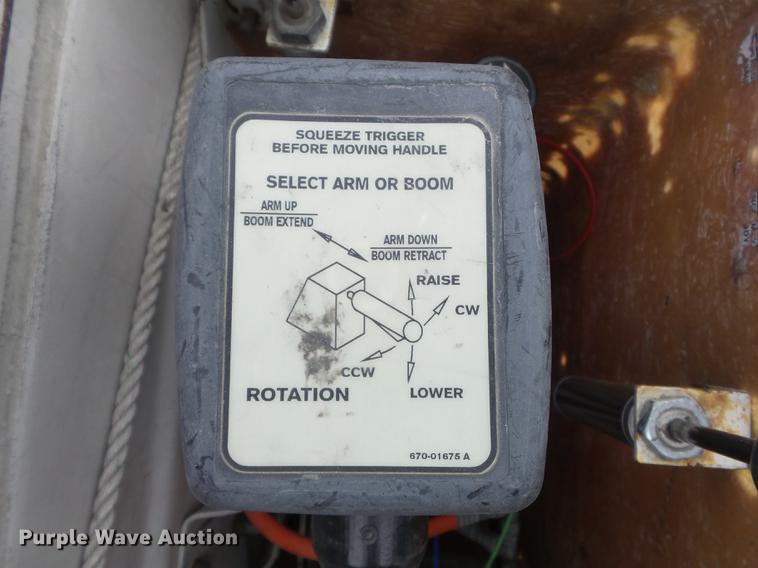 image for item DC7415 2000 Freightliner FL70 bucket truck