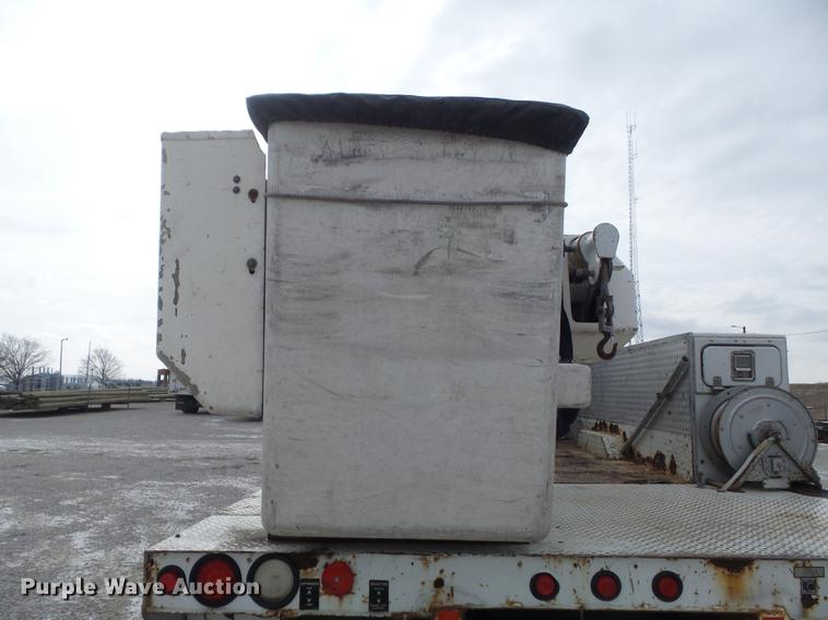 image for item DC7415 2000 Freightliner FL70 bucket truck