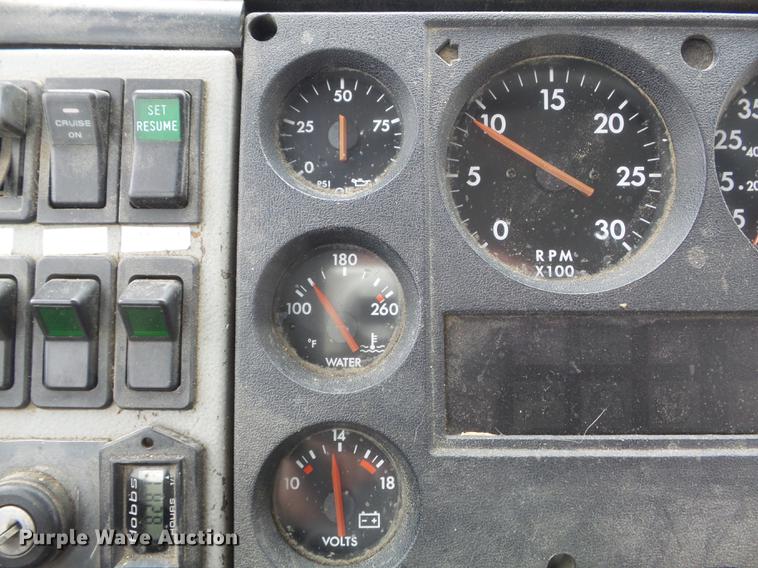 image for item DC7415 2000 Freightliner FL70 bucket truck