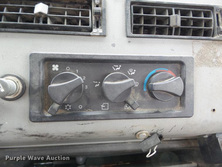 image for item DC7415 2000 Freightliner FL70 bucket truck