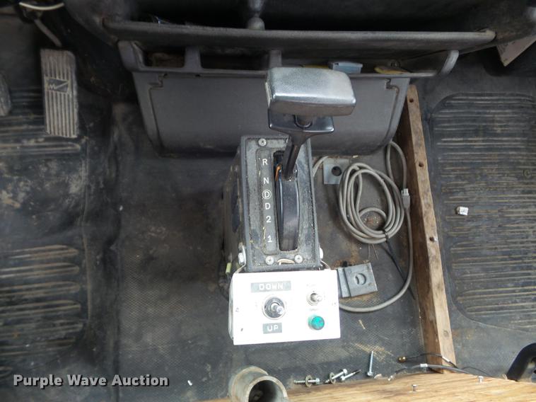 image for item DC7415 2000 Freightliner FL70 bucket truck