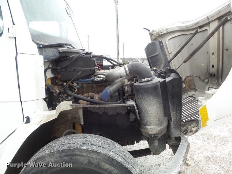 image for item DC7415 2000 Freightliner FL70 bucket truck