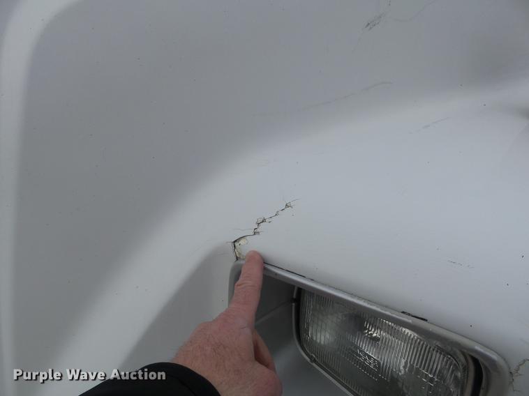 image for item DC7415 2000 Freightliner FL70 bucket truck