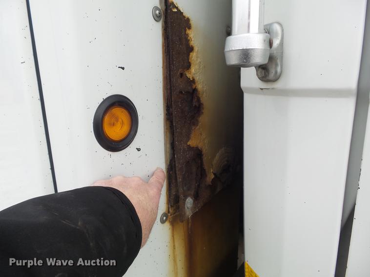 image for item DC7415 2000 Freightliner FL70 bucket truck