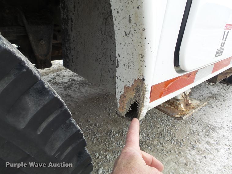 image for item DC7415 2000 Freightliner FL70 bucket truck