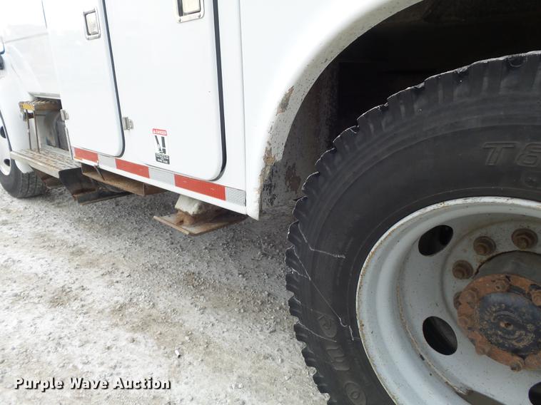 image for item DC7415 2000 Freightliner FL70 bucket truck