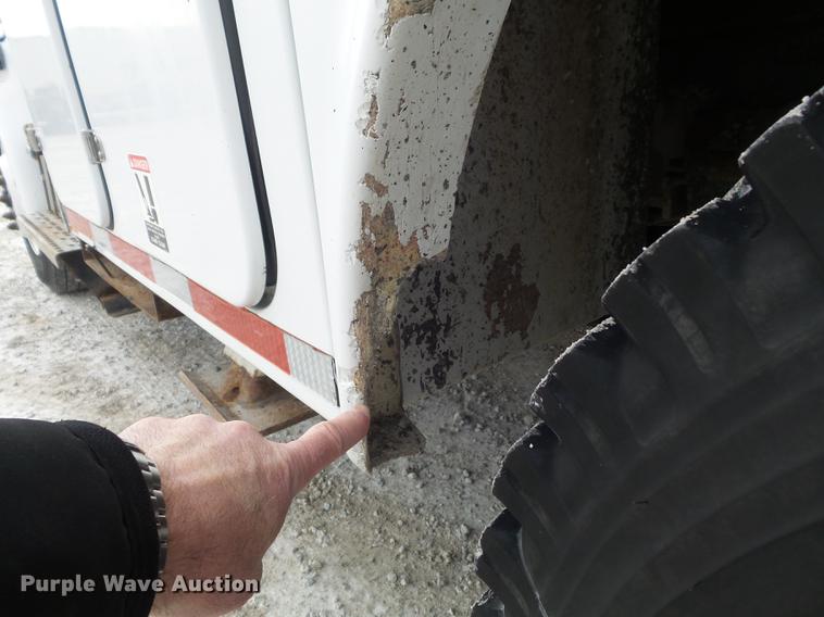 image for item DC7415 2000 Freightliner FL70 bucket truck