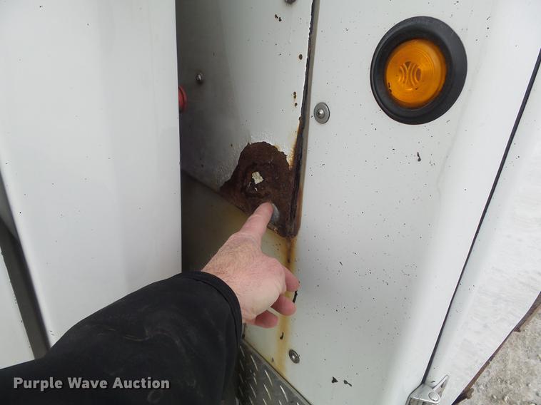 image for item DC7415 2000 Freightliner FL70 bucket truck