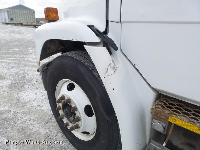 image for item DC7415 2000 Freightliner FL70 bucket truck