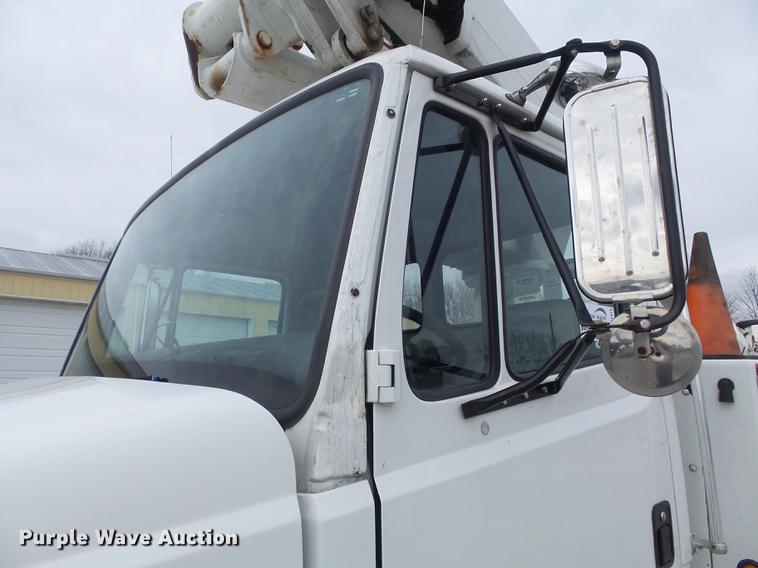 image for item DC7415 2000 Freightliner FL70 bucket truck