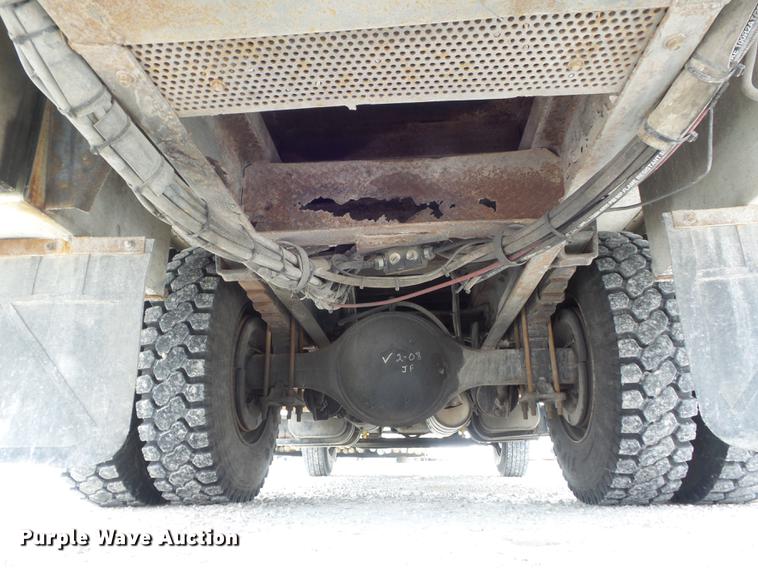 image for item DC7415 2000 Freightliner FL70 bucket truck