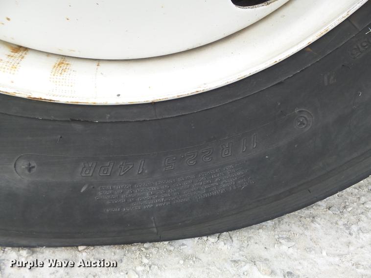 image for item DC7415 2000 Freightliner FL70 bucket truck