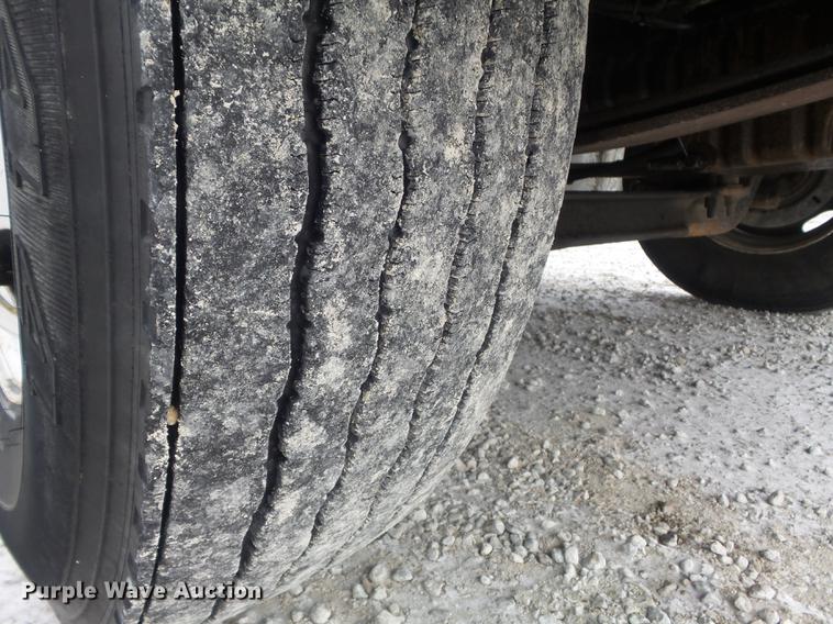 image for item DC7415 2000 Freightliner FL70 bucket truck