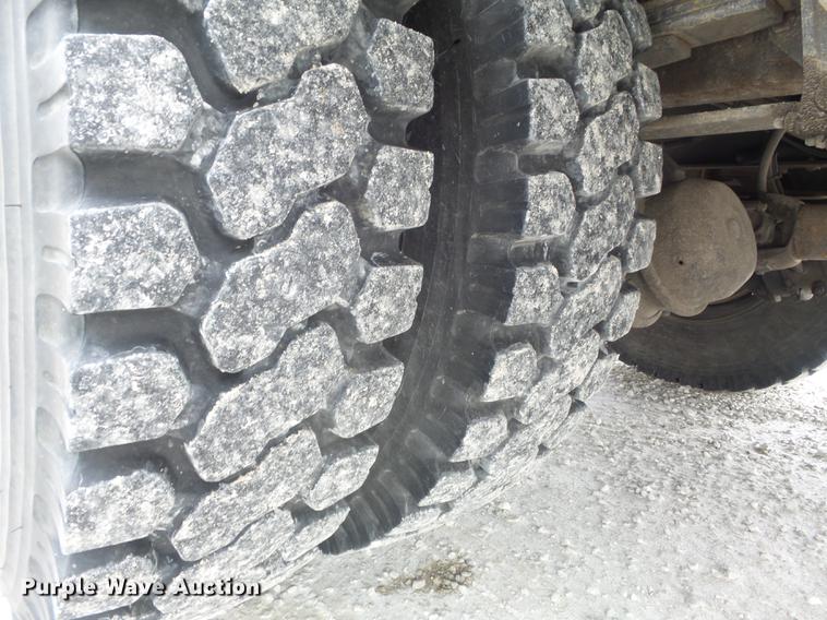 image for item DC7415 2000 Freightliner FL70 bucket truck