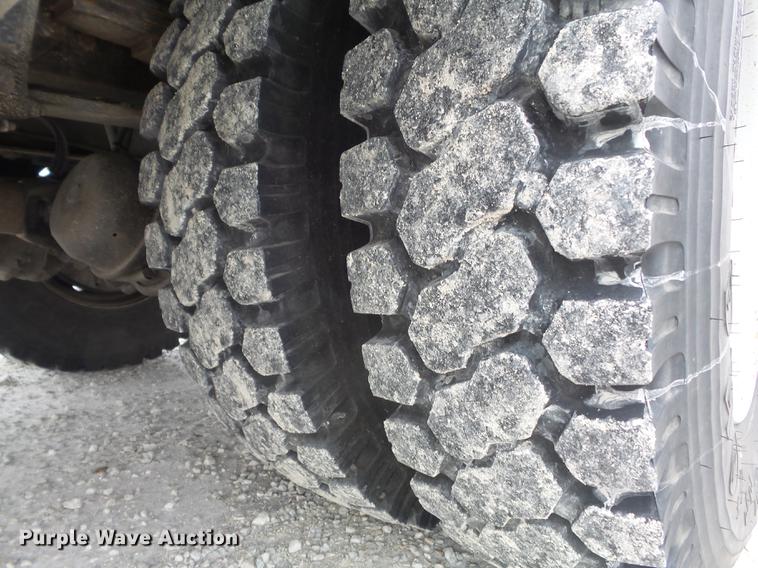 image for item DC7415 2000 Freightliner FL70 bucket truck