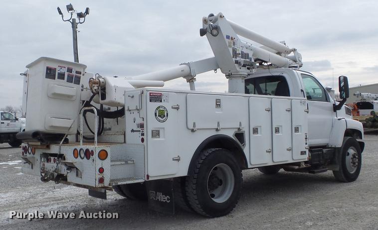 image for item DC7416 2005 GMC C7500 bucket truck