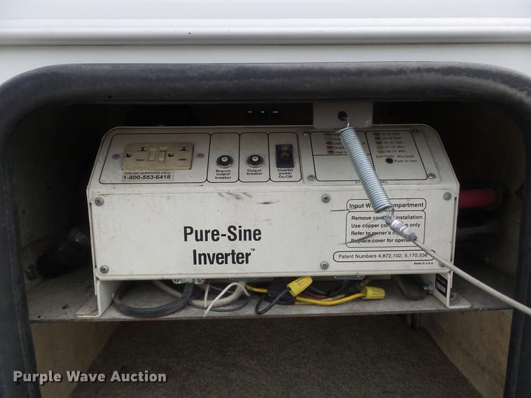 image for item DC7416 2005 GMC C7500 bucket truck