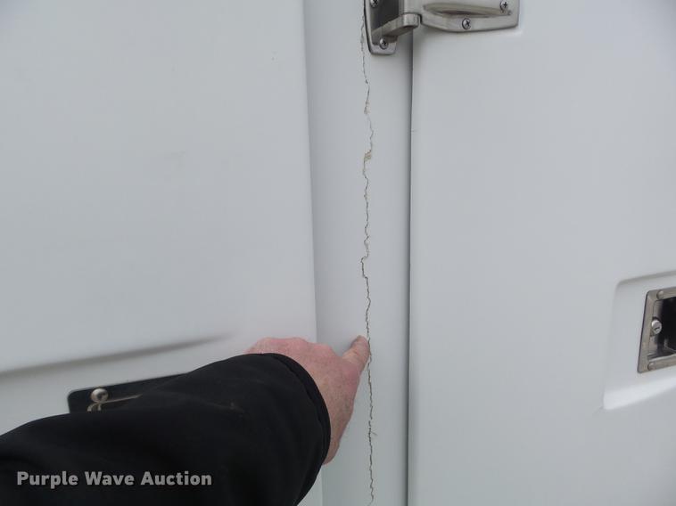 image for item DC7416 2005 GMC C7500 bucket truck