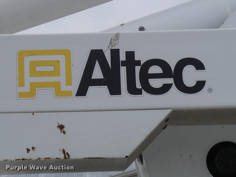 image for item DC7416 2005 GMC C7500 bucket truck