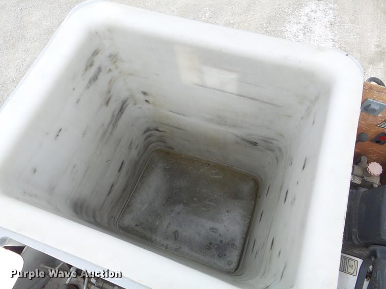 image for item DC7416 2005 GMC C7500 bucket truck