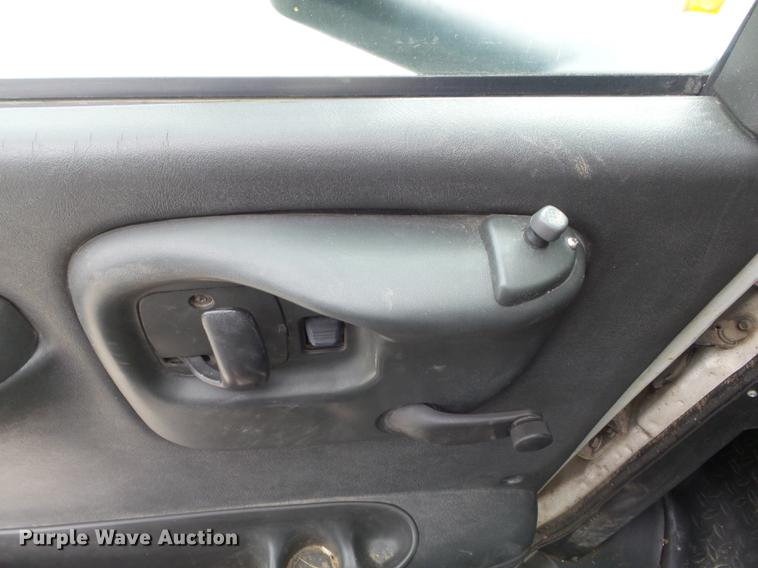 image for item DC7416 2005 GMC C7500 bucket truck