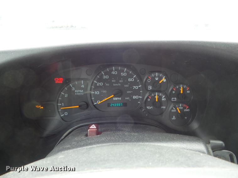 image for item DC7416 2005 GMC C7500 bucket truck