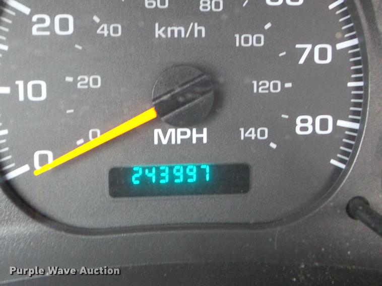 image for item DC7416 2005 GMC C7500 bucket truck