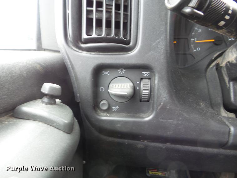 image for item DC7416 2005 GMC C7500 bucket truck