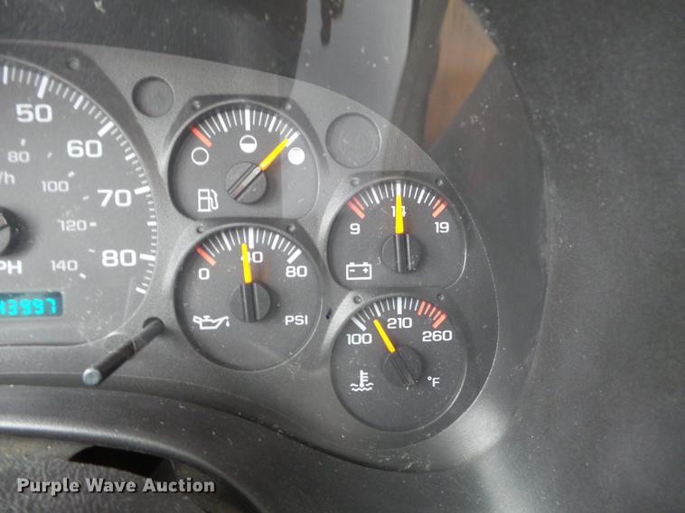 image for item DC7416 2005 GMC C7500 bucket truck